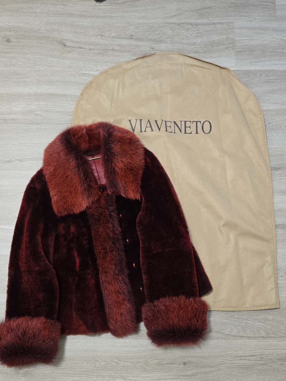 Via Veneto Real Shearling Fur Short Jacket in Deep Burgundy and Wine, Size XS - Picture 12 of 13